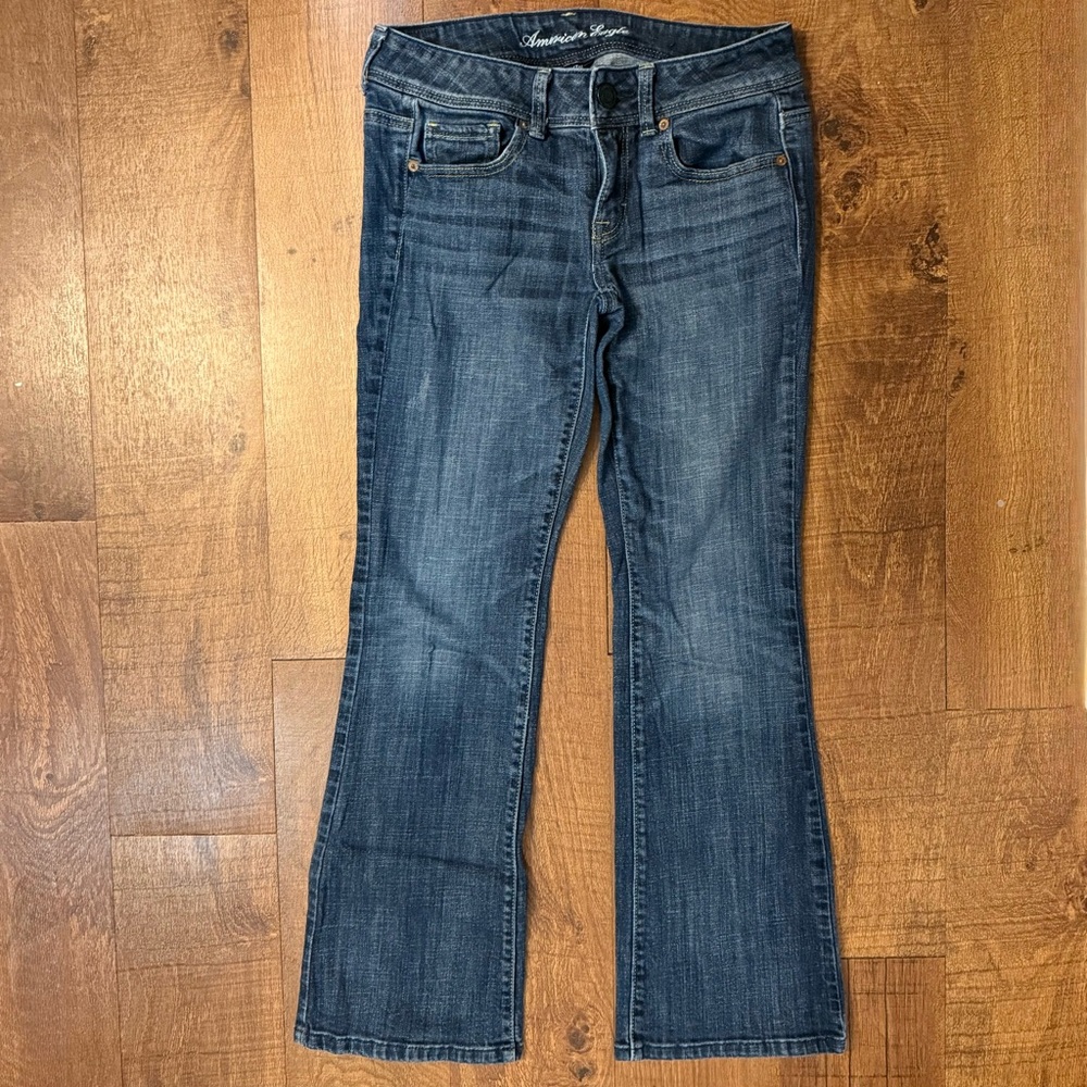 American Eagle Women’s Size 4 Short Original Boot Jeans Low Rise 28” Inseam - Picture 2 of 5